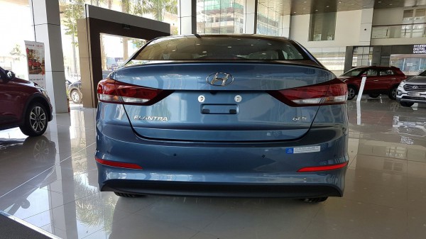 Hyundai Elantra 1.6 AT đủ các màu, hổ trợ trả góp tối ưu