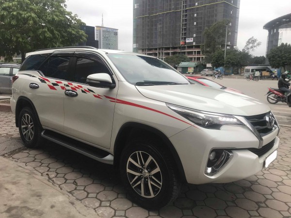 Toyota Fortuner 2.7AT 2017 - Trắng