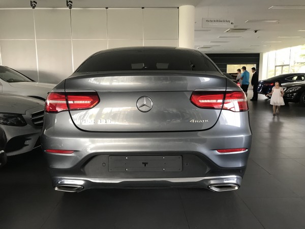 Mercedes-Benz GLC 300 COUPE 2018 - GIAO NGAY