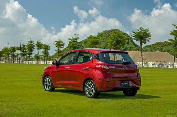 Hyundai i10 Hyundai i10 - ông vua xe đô thị