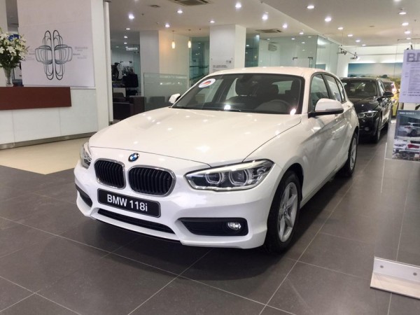 BMW 118 Bán xe BMW 118i 2017 màu trắng, xe nhập