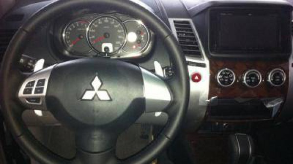Mitsubishi Pajero 4x4 AT giá tốt nhất thị trường hiện nay