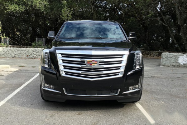 Cadillac Escalade ESV Platinum nhập khẩu mới 100% từ Mỹ