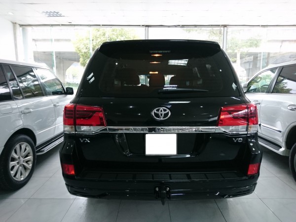 Toyota Land Cruiser VX 4.6 V8 sản xuất 2016 màu đen