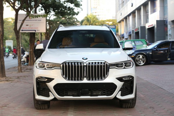 BMW X7 xDrive40i M-Sport phiên bản 2021