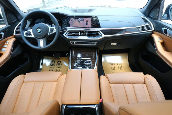 BMW X7 xDrive40i M-Sport phiên bản 2021