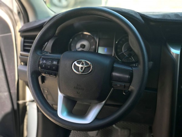 Toyota Fortuner 2.4G 2017 - số sàn, máy dầu, nhập khẩu