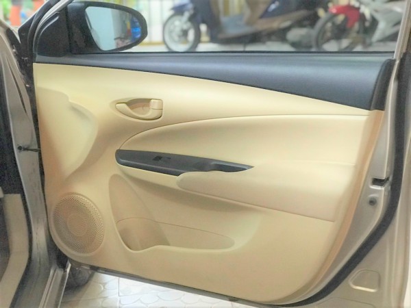 Toyota Vios MT sx 2019 dk 2020 màu vàng cát