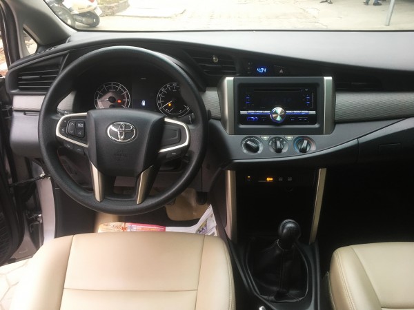 Toyota Innova 2.0E 2016 - Bạc xám