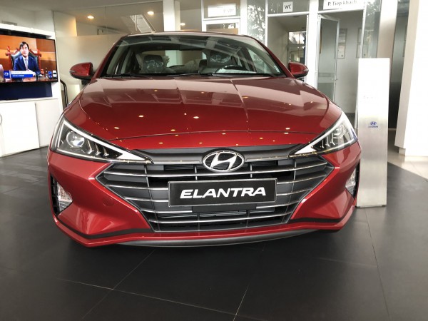 Hyundai Elantra Elantra 1.6 số tự động đỏ giao ngay
