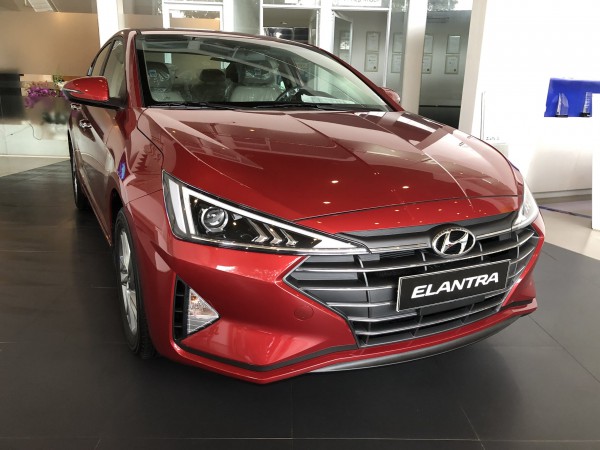 Hyundai Elantra Elantra 1.6 số tự động đỏ giao ngay