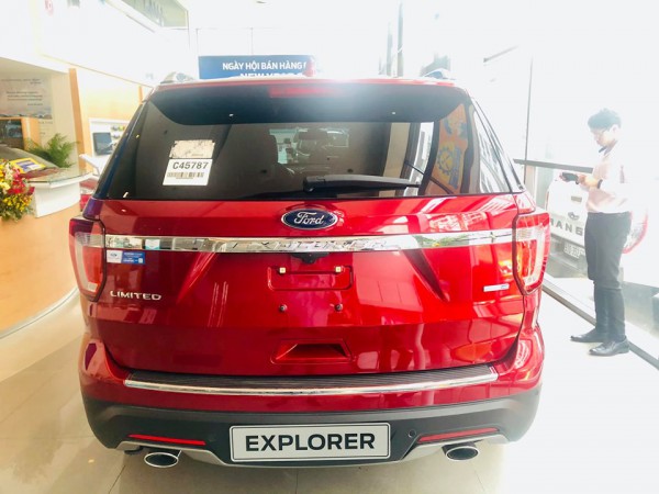 Ford Explorer 2019_Giảm sốc đên 130tr_xe giao ngay