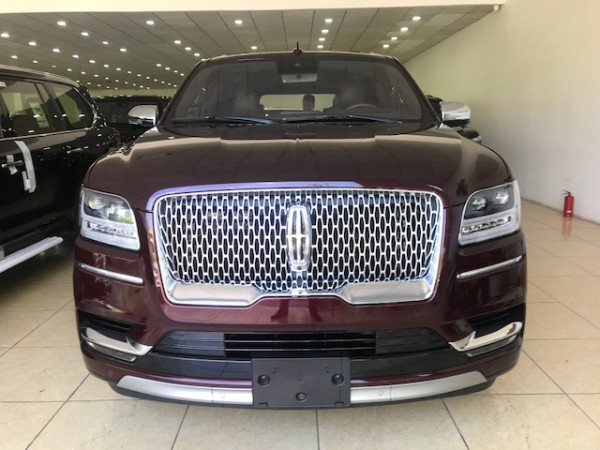 Cadillac Escalade Lincoln Navigator Black Label 2019