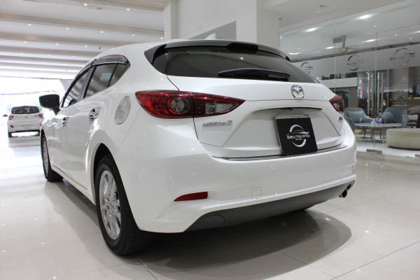 Mazda 3 Cần bán Mazda 3 2017 1.5L Hatchback