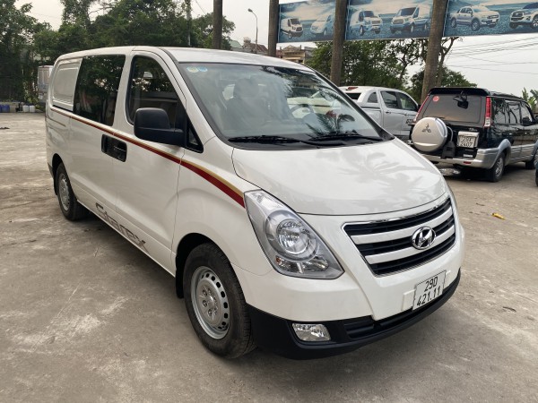 Hyundai Grand Starex Bán hyundai starex tải van 6 chỗ 2017