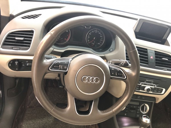 Audi Q3 model 2015 màu nâu nội thất kem