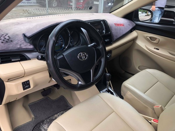 Toyota Vios 1.5E 2017 - Vàng cát