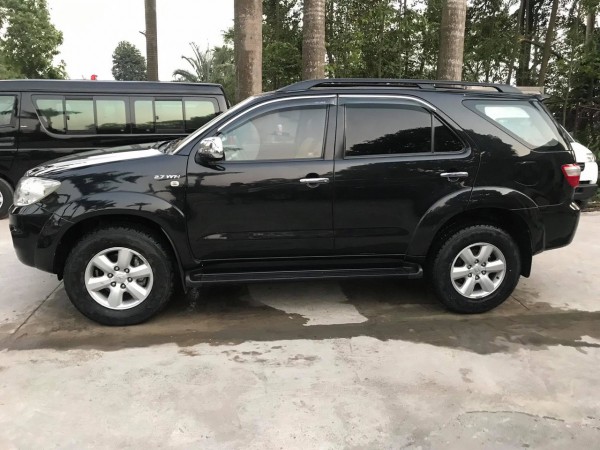 Toyota Fortuner Bán fotuner đời 2011,máy xăng 2 cầu AT