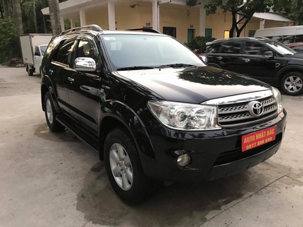 Toyota Fortuner Bán fotuner đời 2011,máy xăng 2 cầu AT