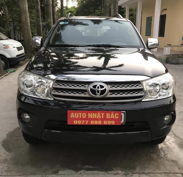 Toyota Fortuner Bán fotuner đời 2011,máy xăng 2 cầu AT