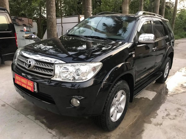 Toyota Fortuner Bán fotuner đời 2011,máy xăng 2 cầu AT