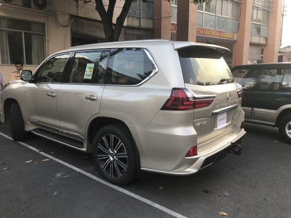 Lexus LX 570 Bán  Lexus LX570 Super Sport màu vàng 18