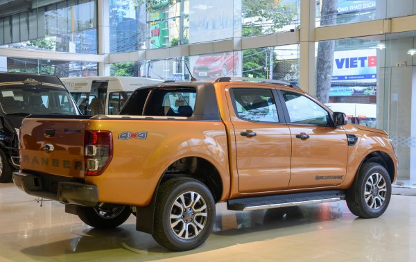 Ford Ranger Wildtrak 2020 giảm tiền mặt 100 Triệu