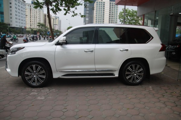 Lexus LX 570 sx, đk 2016, màu trắng, nội thất nâu