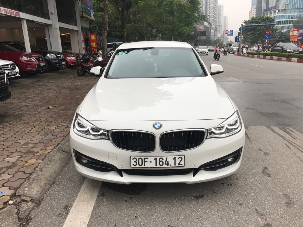 BMW 320 i 2018 trắng