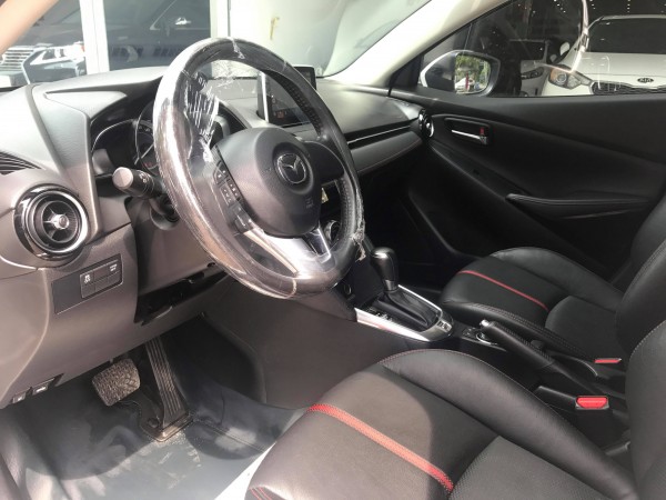 Mazda 2 Hatchback 1.5AT 2016 - Trắng
