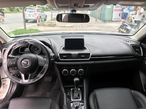 Mazda 3 Hatchback 1.5AT 2017 - Trắng