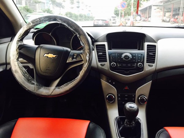 Chevrolet Cruze LS 1.6 MT 2015