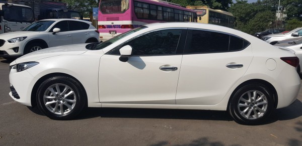 Mazda 3 Bán Mazda3 1.5AT màu trắng sản xuất 2017