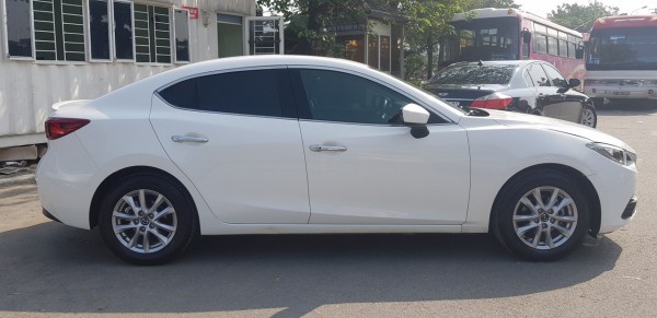 Mazda 3 Bán Mazda3 1.5AT màu trắng sản xuất 2017