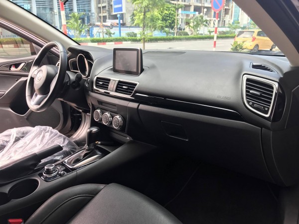 Mazda 3 Hatchback 1.5AT 2016