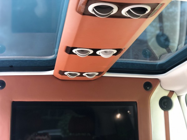 Peugeot Traveller Premium 2020