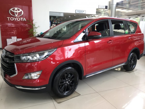 Toyota Innova 2.0G Venturer Khuyến Mãi Lớn - Giao Ngay