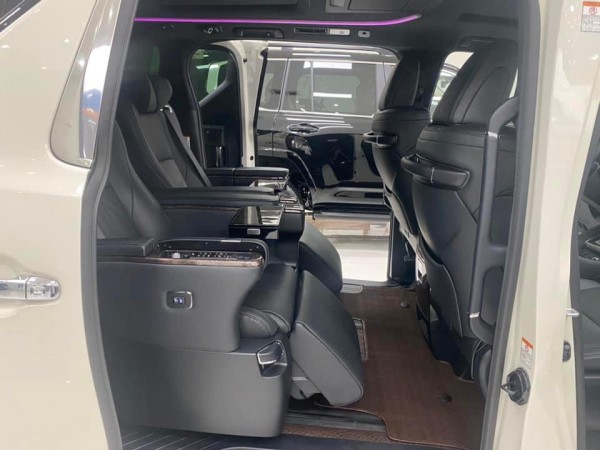 Toyota Land Cruiser Toyota Alphard Executive Lounge model 22