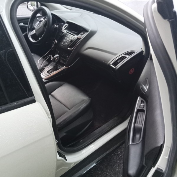 Ford Focus cần bán xe fordcus Trent 2018.