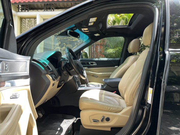 Ford Explorer Cần bán Ford Explorer 2017