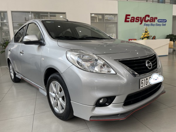 Nissan Sunny XV, đời 2018, màu Bạc