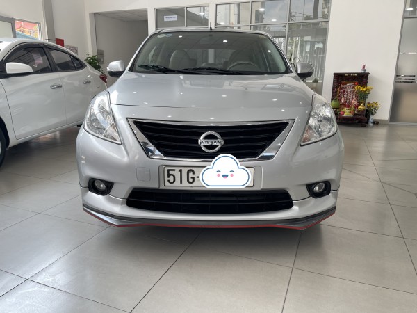 Nissan Sunny XV, đời 2018, màu Bạc